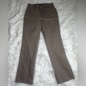 Lee Leg Straight Leg Mid rise